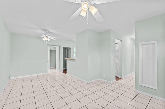 1439 W Broome Street, Lantana, FL 33462