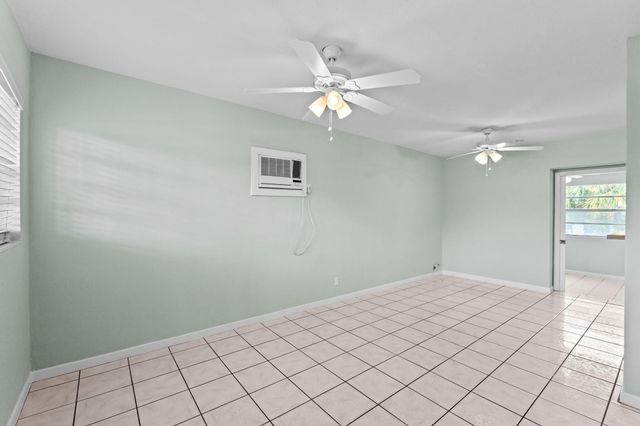 1439 W Broome Street, Lantana, FL 33462