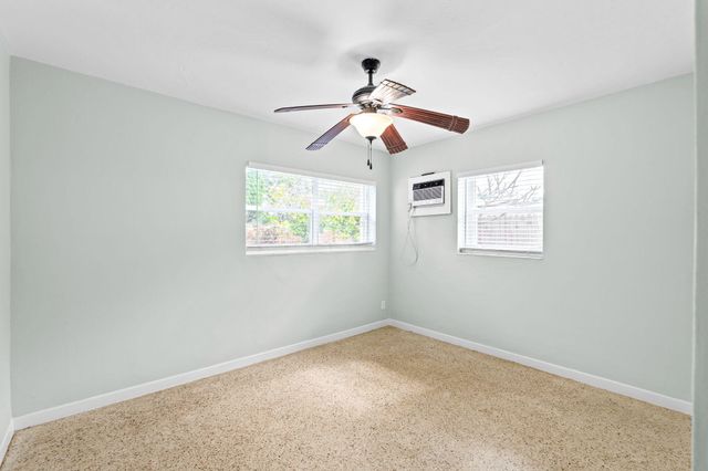 1439 W Broome Street, Lantana, FL 33462