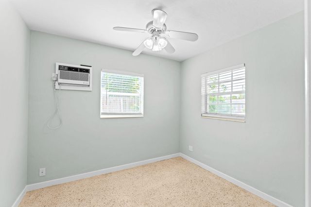 1439 W Broome Street, Lantana, FL 33462