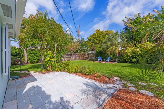 1439 W Broome Street, Lantana, FL 33462