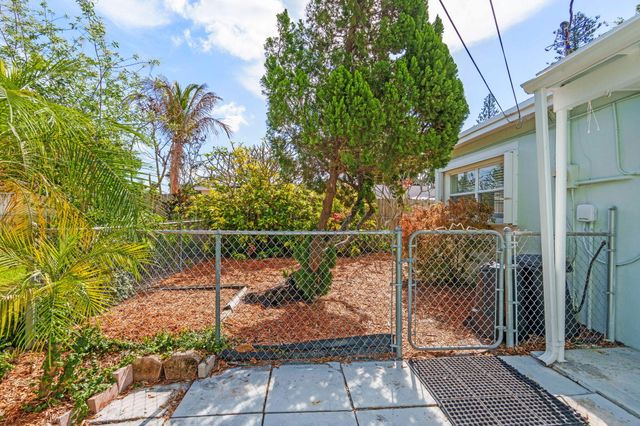 1439 W Broome Street, Lantana, FL 33462