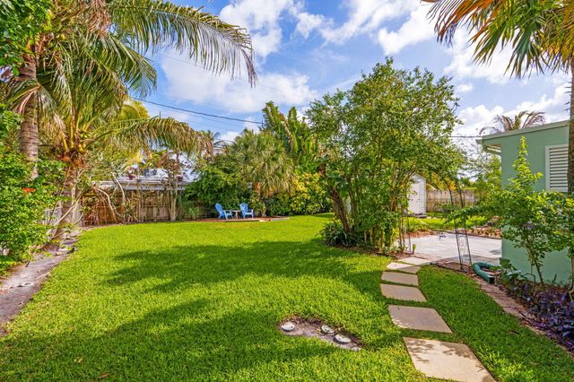 1439 W Broome Street, Lantana, FL 33462