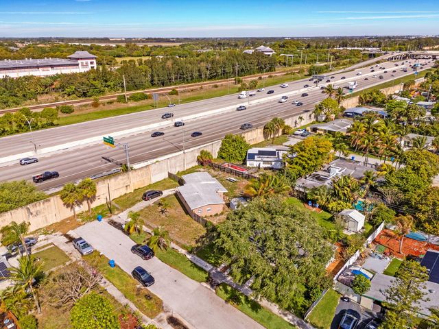 1439 W Broome Street, Lantana, FL 33462