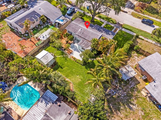 1439 W Broome Street, Lantana, FL 33462