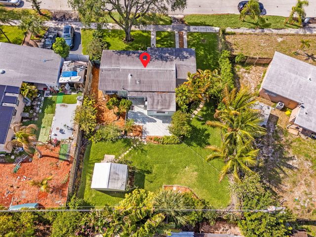 1439 W Broome Street, Lantana, FL 33462