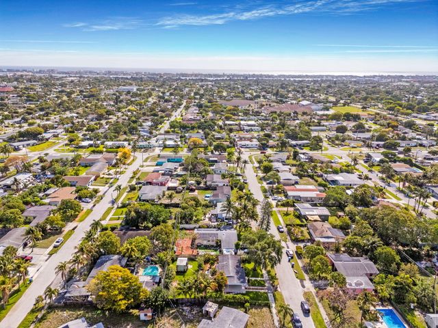 1439 W Broome Street, Lantana, FL 33462