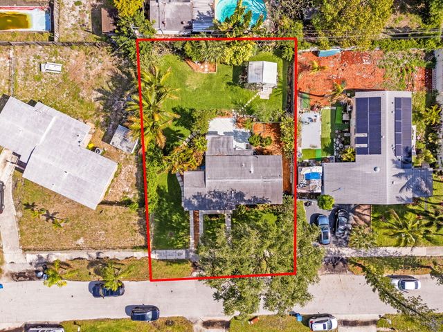 1439 W Broome Street, Lantana, FL 33462