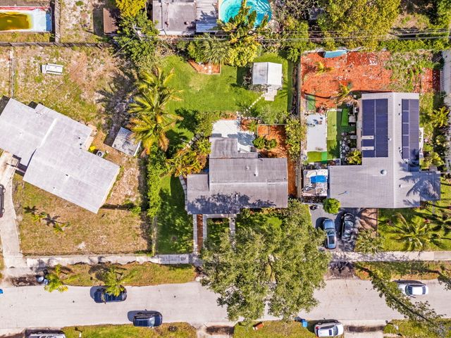 1439 W Broome Street, Lantana, FL 33462