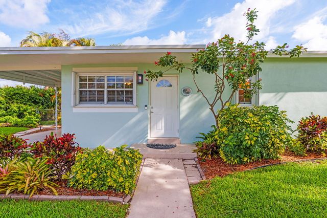 1439 W Broome Street, Lantana, FL 33462