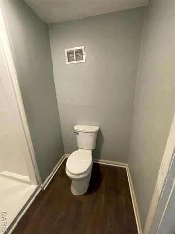 2708 Old Hanley, St Louis, MO 63114