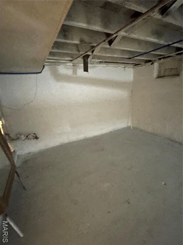 2708 Old Hanley, St Louis, MO 63114