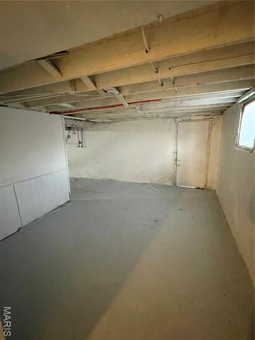 2708 Old Hanley, St Louis, MO 63114