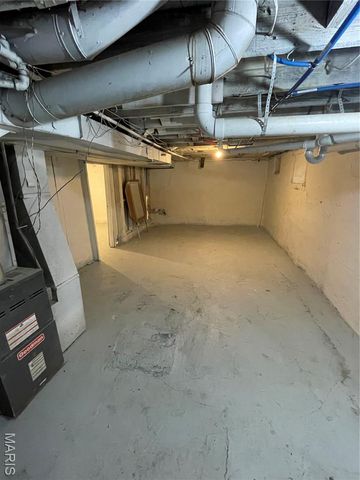 2708 Old Hanley, St Louis, MO 63114