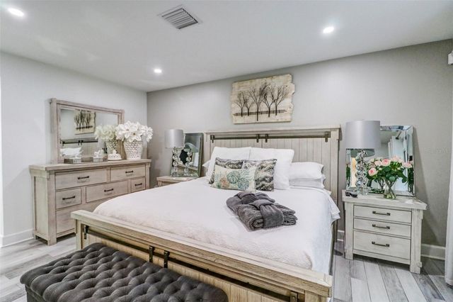 16212 W COURSE DRIVE, Tampa, FL 33624
