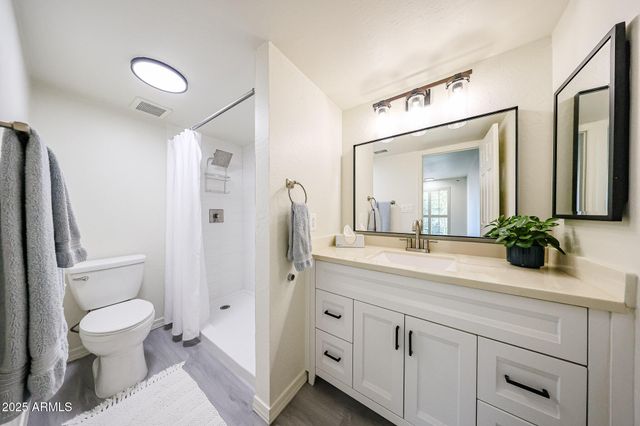 6249 N 78th Street 50, Scottsdale, AZ 85250