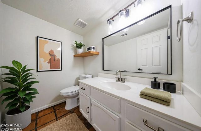 6249 N 78th Street 50, Scottsdale, AZ 85250