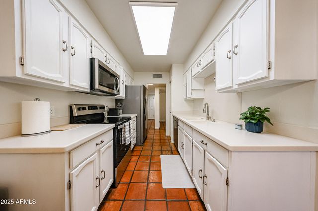 6249 N 78th Street 50, Scottsdale, AZ 85250