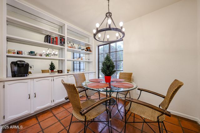 6249 N 78th Street 50, Scottsdale, AZ 85250