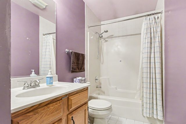 821 S Hough Street, Barrington, IL 60010