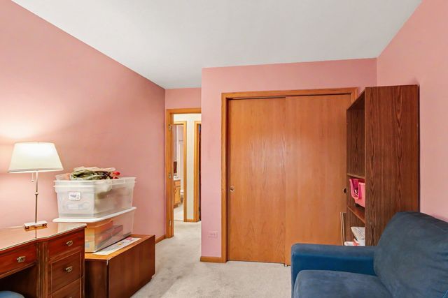 821 S Hough Street, Barrington, IL 60010