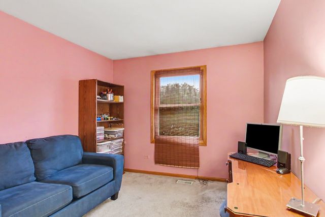 821 S Hough Street, Barrington, IL 60010