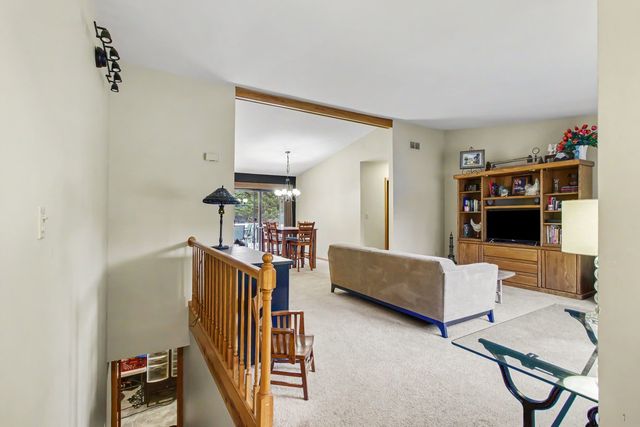 821 S Hough Street, Barrington, IL 60010
