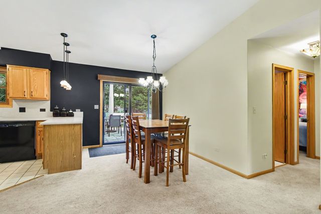 821 S Hough Street, Barrington, IL 60010