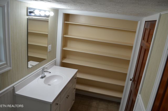 106 Cedar Lane, Oak Ridge, TN 37830