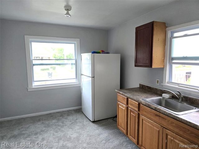 6729 Stahelin Avenue, Detroit, MI 48228