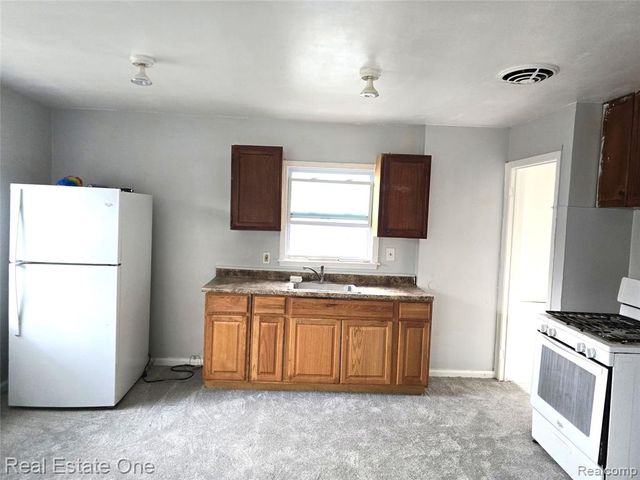 6729 Stahelin Avenue, Detroit, MI 48228