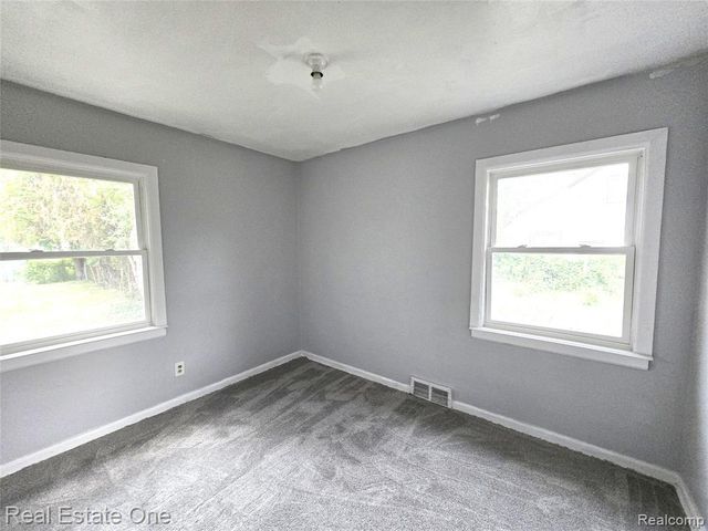 6729 Stahelin Avenue, Detroit, MI 48228