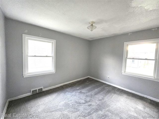 6729 Stahelin Avenue, Detroit, MI 48228