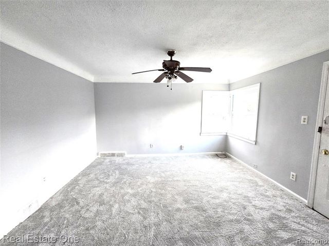 6729 Stahelin Avenue, Detroit, MI 48228