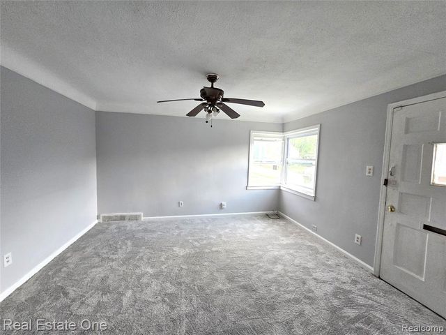 6729 Stahelin Avenue, Detroit, MI 48228