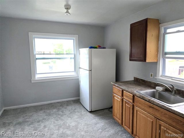 6729 Stahelin Avenue, Detroit, MI 48228