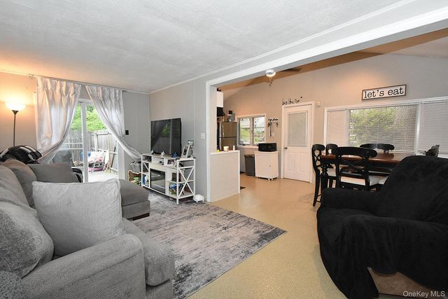 38 Balaton Avenue, Ronkonkoma, NY 11779