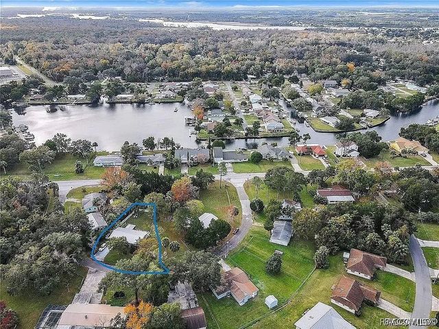 10740 W Spring Circle, Crystal River, FL 34428