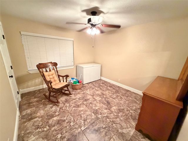 6214 1st Street, Danbury, TX 77534
