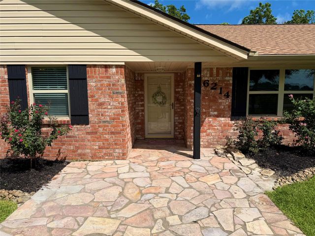 6214 1st Street, Danbury, TX 77534