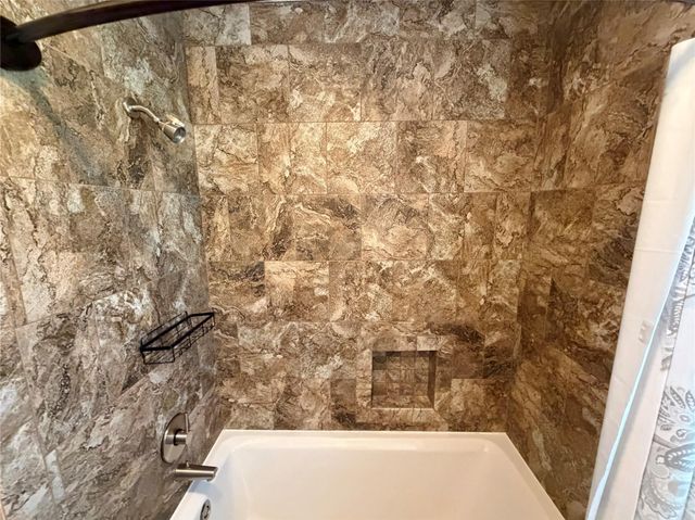 6214 1st Street, Danbury, TX 77534