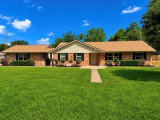 6214 1st Street, Danbury, TX 77534
