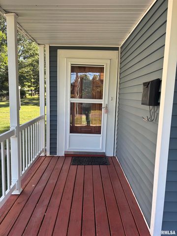 735 W DOUGLAS Avenue, Jacksonville, IL 62650