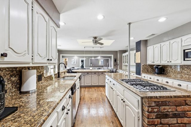 3801 Post Oak Road, Flower Mound, TX 75022