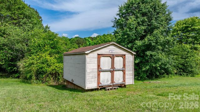 2609 Raintree Street, Connelly Springs, NC 28612