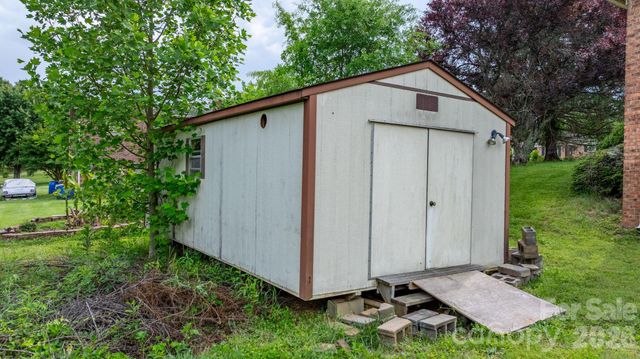 2609 Raintree Street, Connelly Springs, NC 28612