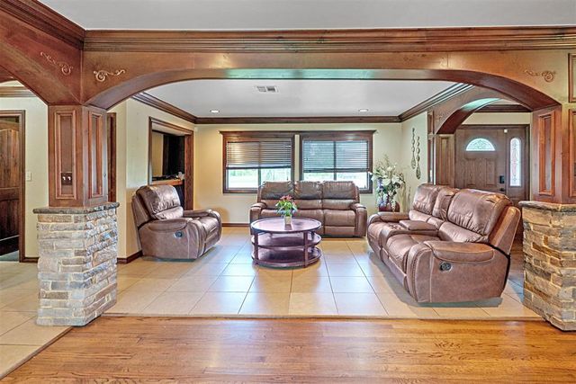 1514 Eisenhower Road, Norman, OK 73069