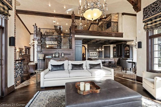 18939 Bella Vista Court, Northville, MI 48168