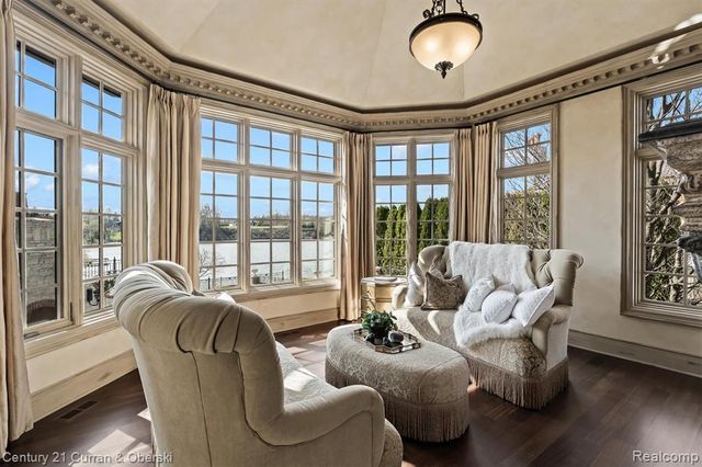 18939 Bella Vista Court, Northville, MI 48168