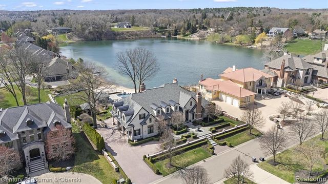 18939 Bella Vista Court, Northville, MI 48168